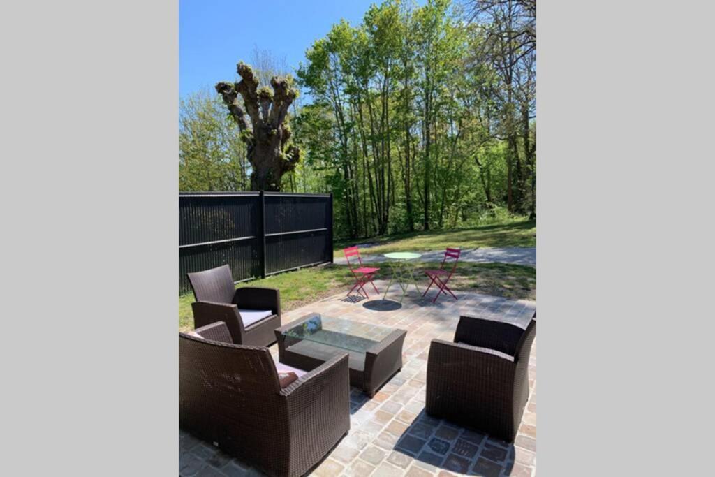 Le Lodge Des Villettes Jouy-le-Moutier Екстер'єр фото